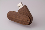 Memoria USB de madera oscura