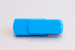 Versión totalmente de plástico de la popular memoria USB Twister, color azul