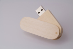 Memoria USB de madera clara