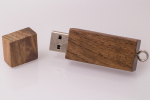 Pendrive USB publicitario rectangular de madera el color marrón