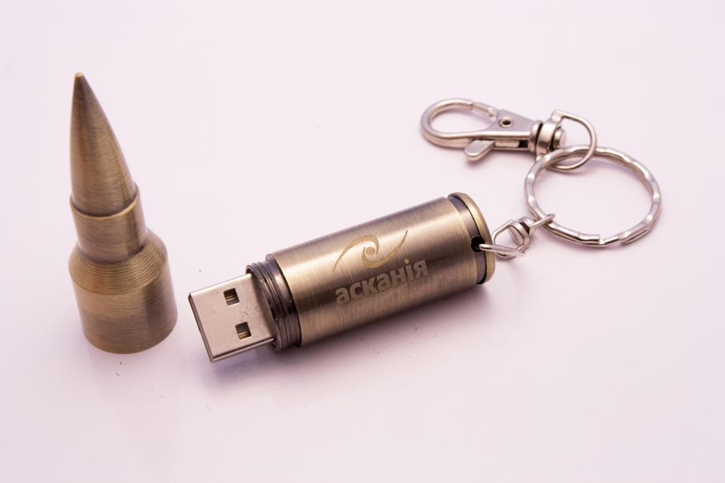 Memoria USB en forma de bola grabado